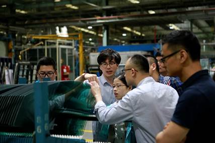 特的极致天窗工艺新葡京遇见伟巴斯(图6)