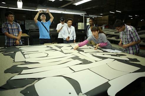 特的极致天窗工艺新葡京遇见伟巴斯(图12)