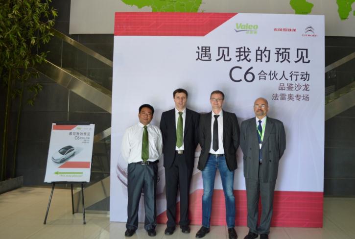 特的极致天窗工艺新葡京遇见伟巴斯(图23)