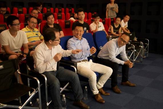 特的极致天窗工艺新葡京遇见伟巴斯(图31)